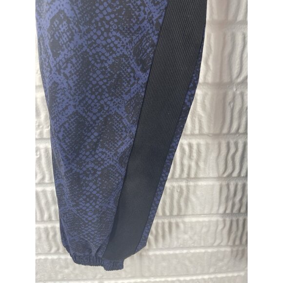 Athleta Pants Size 8 Brooklyn Joggers Dress Blue Python Print Travel Pockets #3 - Picture 5 of 12